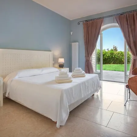 Villa Ilaria With Pool Torri del Benaco